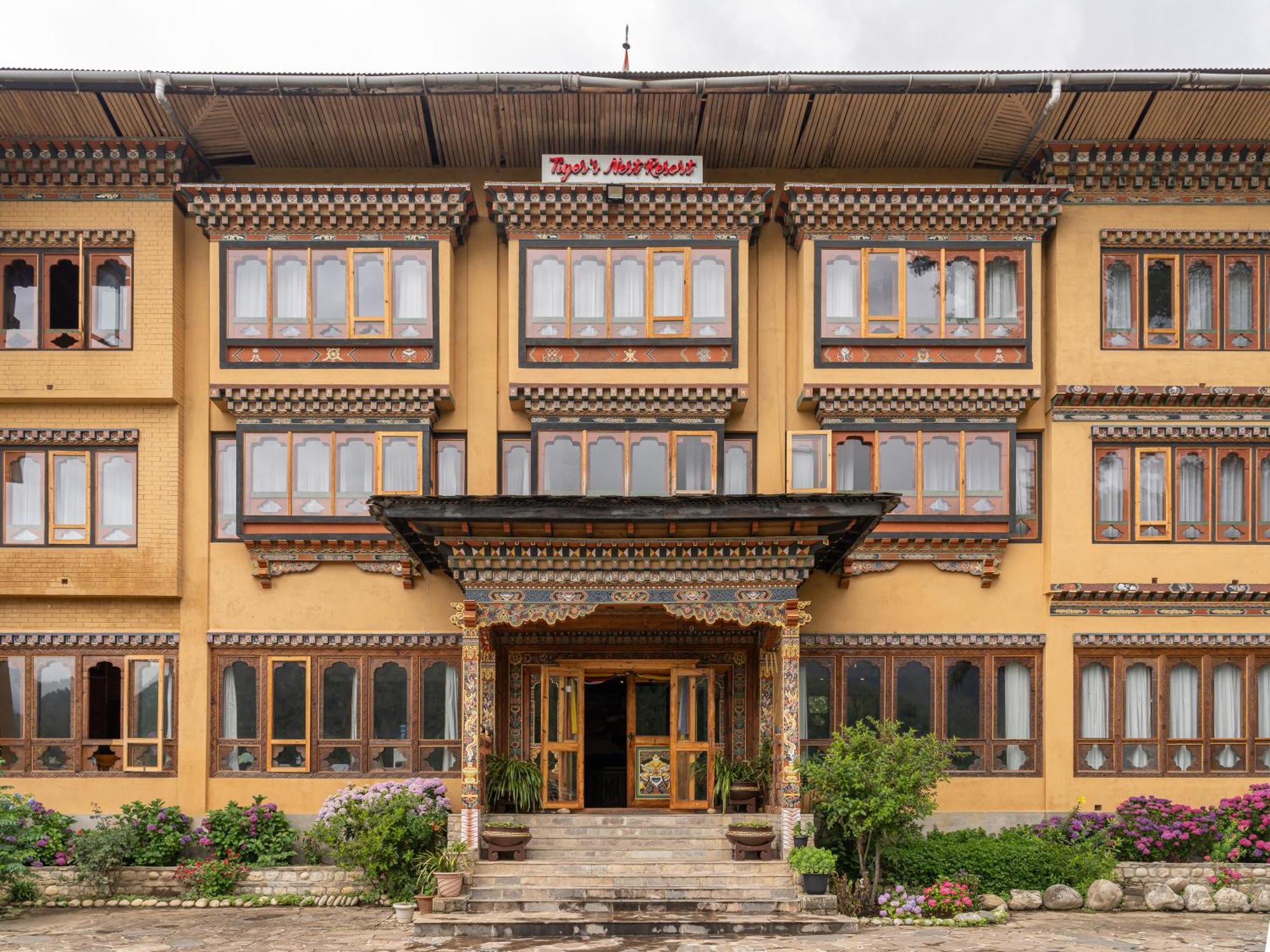 Tiger'S Nest Resort - Best Resort In Paro Exterior photo